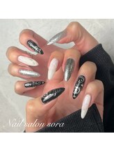 ソラ(sora)/ニコちゃんネイル