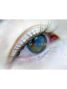 ナチュラル上品な目元にしたい