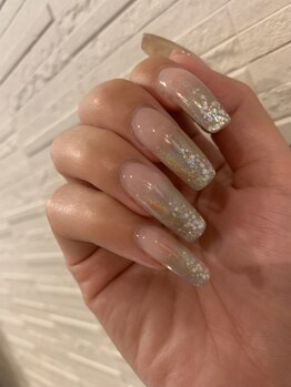 ユイットジョアーズ(Huit Jours)/キラキラ外国人風ネイル