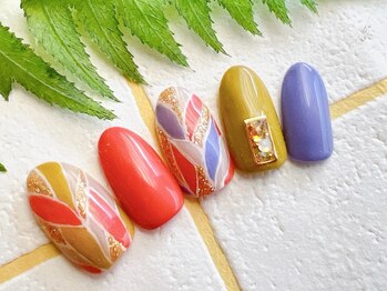 アミネイルズ(AmiNails)/幾何学ネイル♪