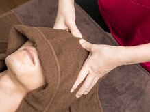 神ほぐしの雰囲気（強モミ可能◎　お好みの力加減で、もみほぐします。）
