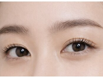 マシェリ(Ma'cherie)の写真/【完全個室◎１対１で丁寧な施術をご提供♪】豊富なまつげメニュー×眉毛のセットで素敵な大人女性へ垢抜け