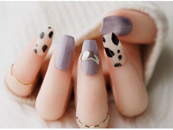 エムスラッシュ ソル センター南(M.SLASH SOL)/ポイント牛柄ネイル