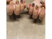 シルニー リム(Silny rim)/アシンメトリーニュアンスネイル