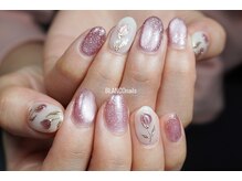 季節に合わせた定額ネイル6600円が人気です。