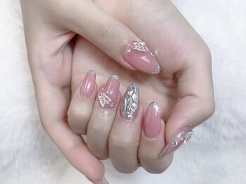 スペラ 大宮店(Spera)/指が綺麗に見えるキラ蝶々ネイル