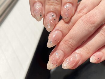 BBG 上野店の写真/話題のトレンドネイルはもちろん華やか系デザインも得意な当店で★あなたの特別な一日を華やかに彩ります◎