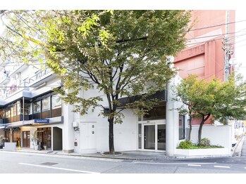 ココプレジール(Cocoplaisir)/サロン入口です。