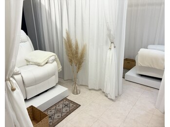 ハク 倉敷店(Haku.)/ふかふかなリクライニングチェア