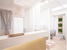 ネイルアンドアイラッシュ フロル(Flor)の雰囲気（白を基調とした清潔感のある、落ち着いた雰囲気のサロンです♪ ）