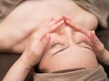 ラフレ(Rafre)/フェイシャル施術シーン