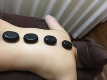 エステ ド サフィール/ホットストーンで芯から温まる!