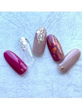 ミュナ(myuna)/縦グラ大粒ラメネイル