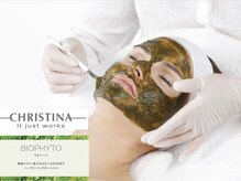 ハーブピーリングで肌質改善、ワックスとの相性も抜群◎