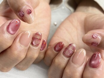 爪処 中野坂上の写真/【平日がお得!!】指先を彩る旬なの雰囲気のキラキラ！デザインが豊富だから毎月楽しめる定額サロン☆