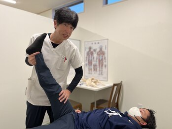 法花坂口鍼灸整骨院/ストレッチ中☆