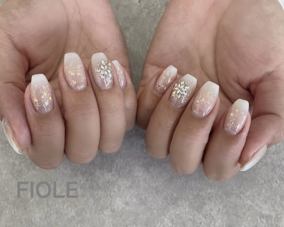 2026年春トレンド】ホワイト ワンカラー ハンドのネイルデザイン集