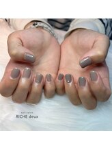 リッシュ ドゥ(RICHE deux)/グレージュネイル