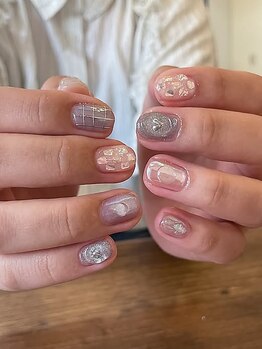タロウネイル(taro nail)の写真/【さり気なくお洒落に◎ショートネイル】お肌に合わせた色調合と持ち込みアートの再現が得意なサロン★