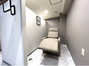 アイック 新宿店(I’ck)の写真/【10時～営業】新宿西口4分/個室に最上級ソファーで寛げるアイブロウ専門店☆美眉毛WAX¥3800他眉毛MENU多数