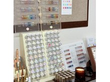 エムネイル(M.nail)の雰囲気（1000色以上のカラーと豊富なパーツ・デザインをご用意♪）