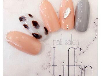 ネイルサロン ティフィン(tiffin)/大人シンプルアート