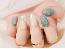 ぷっくりニュアンス涼しげネイル
