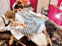ネイビス ユーカリが丘店(Nevis)の雰囲気（ハンド+フット+まつ毛＋エステの同時施術もできます♪）