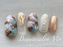 ヴィプラス(Vi+)の雰囲気（大理石アート、ニュアンスネイル）