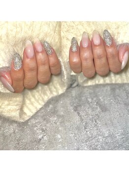 シンプルキラキラネイル