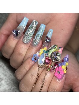 ダリア(Dahlia)/非対称ネイル