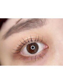 ナチュラル上品な目元にしたい