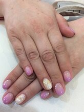 シャンネイルケアサロン(Shan Nail caresalon)/グラデーション×シェル