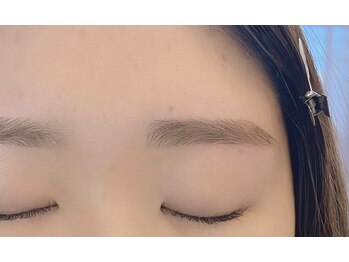 ダフネ(DAFNE)/自眉毛活かした柔らか眉