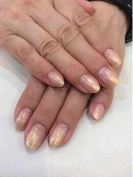 シャンネイルケアサロン(Shan Nail caresalon)/ゴールドグラデネイル