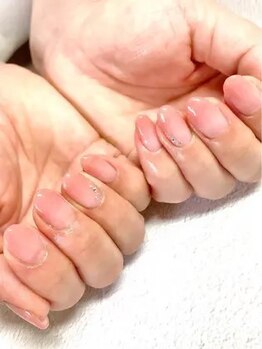 クローバーネイル(clover nail)の写真/オフィス・キレイめ・韓国ネイルで上品で華やかな指先を演出♪爪の形や色にもこだわりありで美フォルム◎