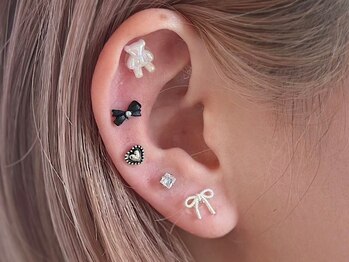 マイン 豊中(Mine)の写真/理想の小顔へ…☆耳ツボジュエリーでお顔の印象を変えましょう♪《耳ツボジュエリー10粒コース￥2,500》