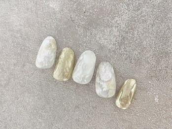 クラリスバイネオ 武蔵小杉(Claris by neo)/ホワイト×ゴールドネイル¥9000