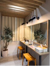 ミヨン(MIYONG)/メイクルーム