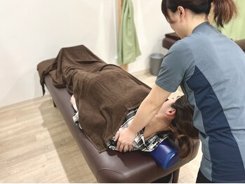 ちくしのマイレ整体 整骨院の写真/【歴15年以上】つらい首・肩の痛みやコリお任せください。奥のコリまでしっかりほぐし、歪みを整えます！