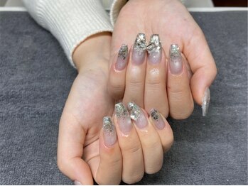 ヴィーナ(VENA)の写真/【豊富なパーツでデザインの幅が広がる★】定番/ゴテゴテ/最旬まで!!あなただけの理想のネイルが叶います♪