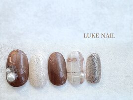 ふんわりパールチェックネイル