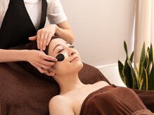 サロンドクホ 表参道店(Salon de KUHO)/ 目元のかっさ