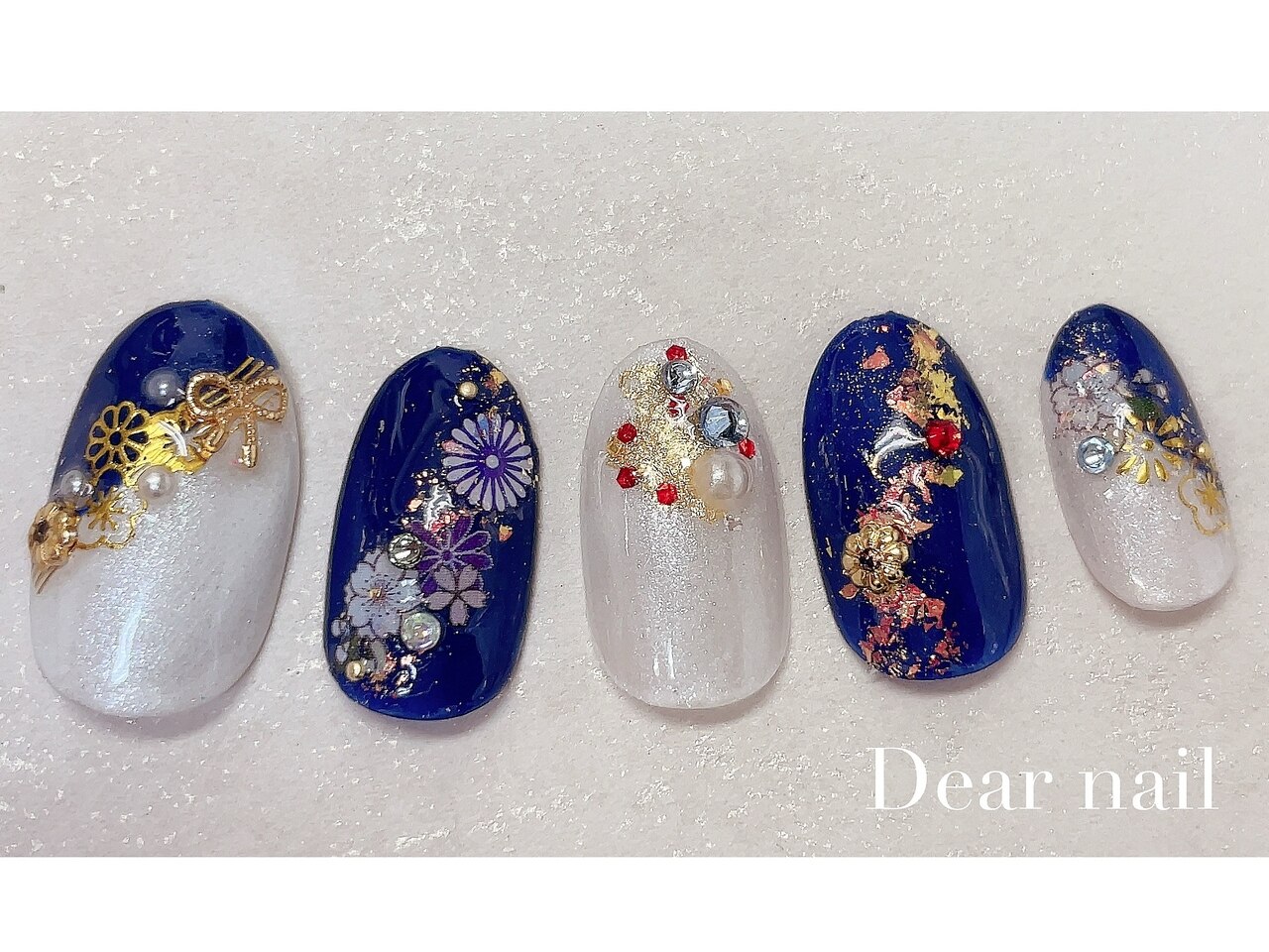 2025年-2026年冬トレンド】ブルー 和装 ハンドのネイルデザイン集