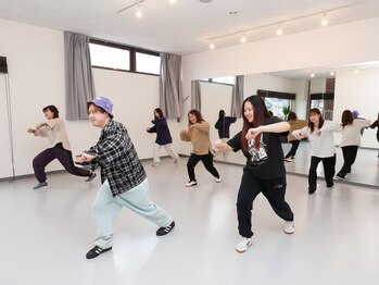 AXIS DANCE STUDIO《ダンス/ヨガ/ピラティス》/