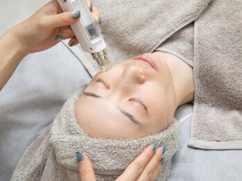 ラ フルール(La Fleur)の写真/【お肌の奥から輝きを】炭酸ガスパック+内側から整える水光ジェットで肌質改善!毛穴・シミ・たるみケア♪