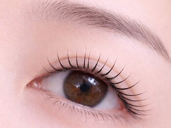 アイブロウサロンRELINE -リライン- 眉毛・まつげ専門店【4/1 NEW OPEN（予定）】 の写真/【根元から立ち上げる次世代まつげパーマ】自まつ毛派の方必見！自然に盛れる目元に♪[お得なクーポン多数]