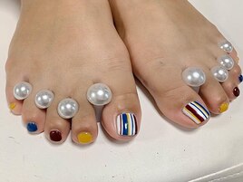 ストライプで足元も華やかに◎