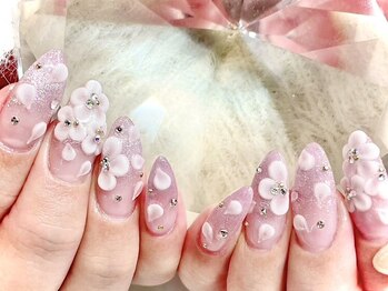 エール アンド ガレンド(ailse&Guarendo)の写真/【高技術×高品質でモチの良さ◎】繊細なデザインが得意なサロン！初挑戦やデザインに悩まれている方も☆