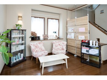 ナデシコ バイ ワンネス(Nadeshiko by One'Ness)/ゆったり待合室にて